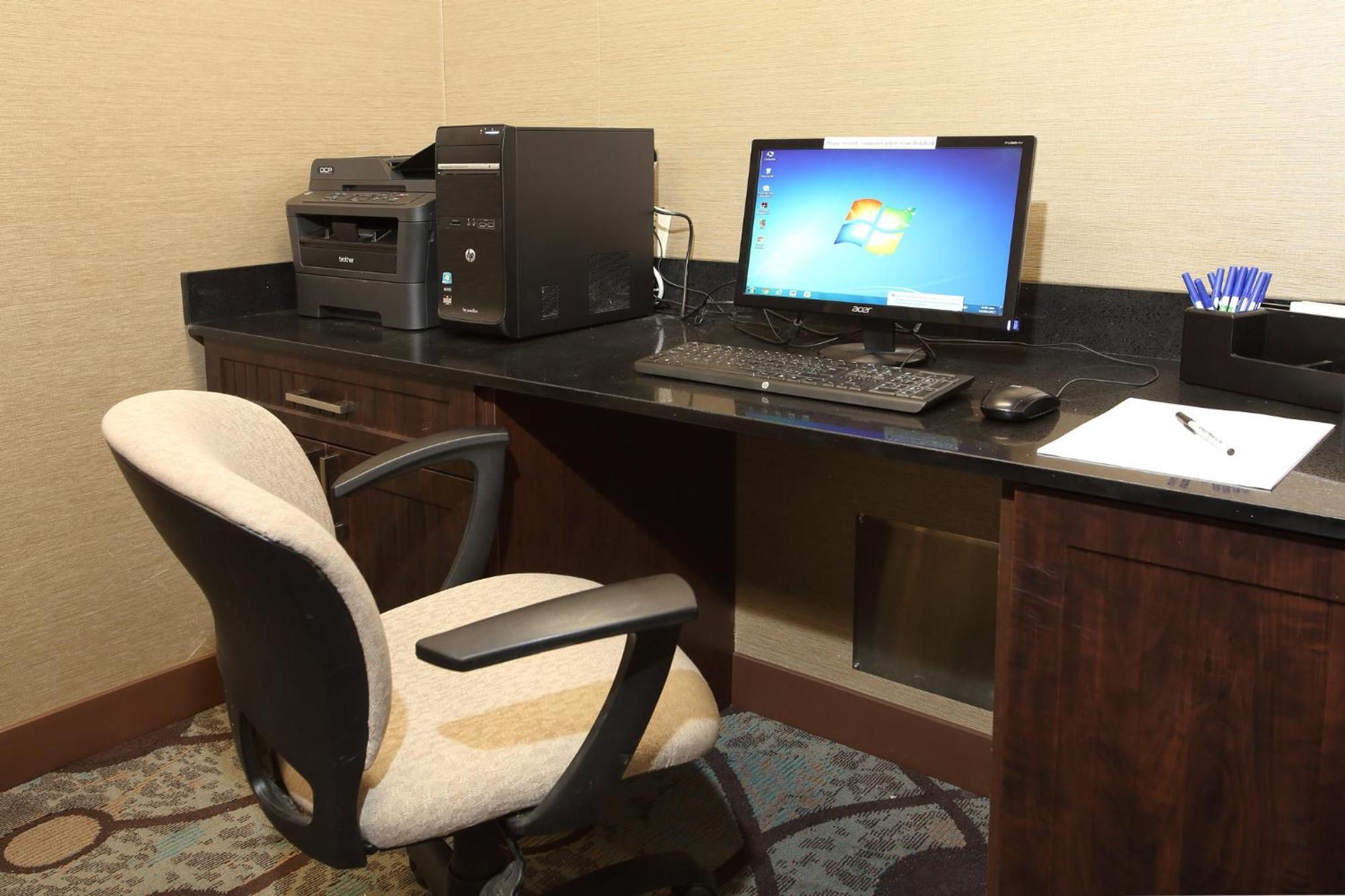 Holiday Inn Express Hotel & Suites Vernon By Ihg Eksteriør bilde