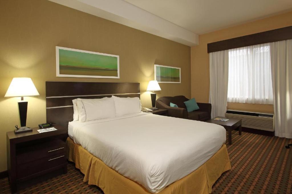Holiday Inn Express Hotel & Suites Vernon By Ihg Eksteriør bilde
